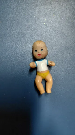 Muñeca Barbie con bebé de regalo