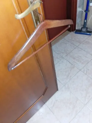 Gruccia vintage in legno