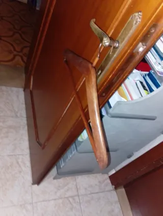 Gruccia vintage in legno