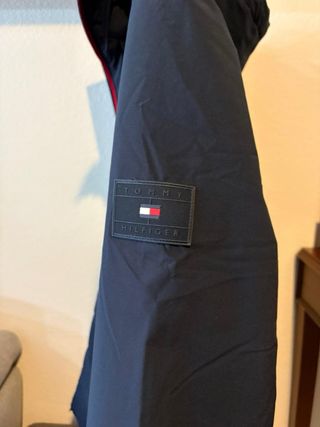 Tommy Hilfiger - Chaqueta impermeable nueva