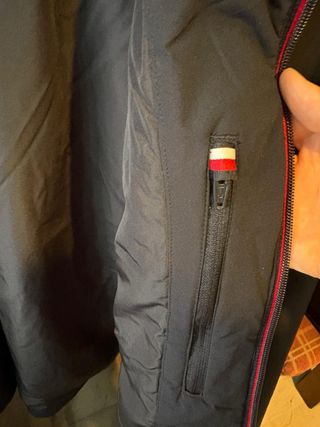 Tommy Hilfiger - Chaqueta impermeable nueva