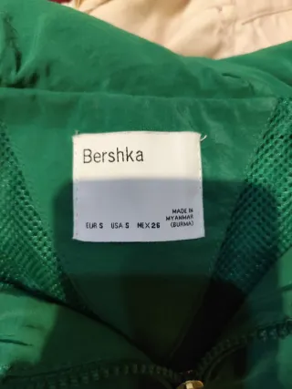 Chaqueta impermeable Bershka