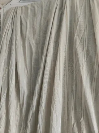 Cortinas caídas beige