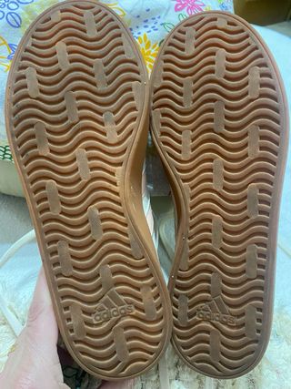 Bambas adidas,talla 41.Solo puestas un rato