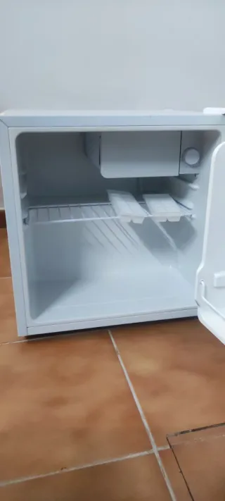 Mini nevera frigorifico.Cecotec Minibar GrandCoole