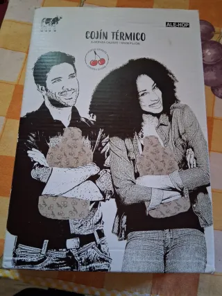 Cojín de semillas con estampado de cerezas