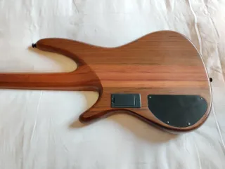 Bajo Ibanez SRT900 con EMG