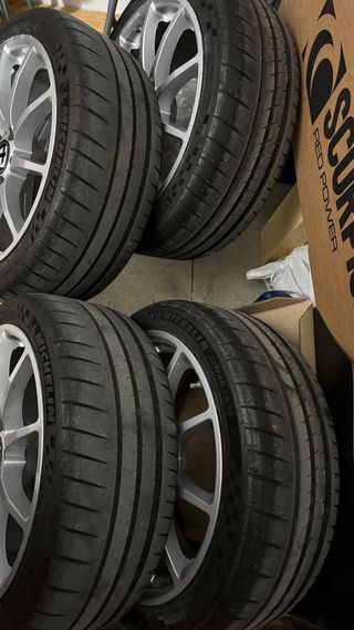 Llantas Tomason 8x18 con Michelin Pilot Sport Cup