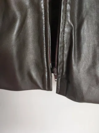 Chaqueta de piel marrón