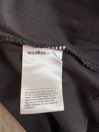 Camiseta Scuffers Negra