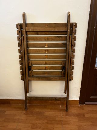 Mesa plegable de madera para exterior