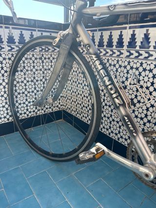 Bicicleta de carretera Mendiz