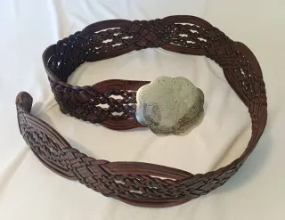 Cinturón ancho de piel trenzado