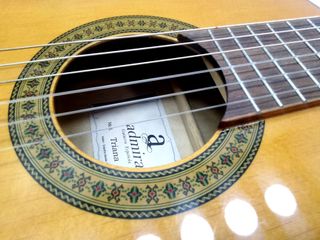 E52781-0 Guitarra Clasica Admira Triana