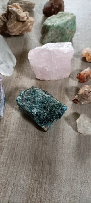 Lotto misto minerali e pietre grezze