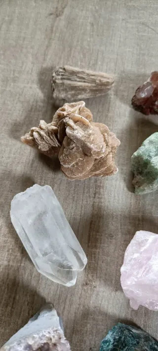 Lotto misto minerali e pietre grezze