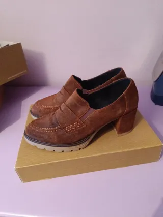 Zapatos Viguera ante marrón talla 38