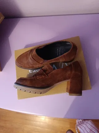 Zapatos Viguera ante marrón talla 38