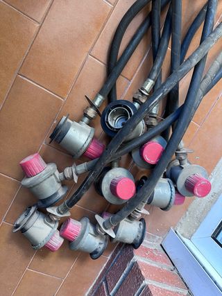 Reguladores de gas propano con latiguillos