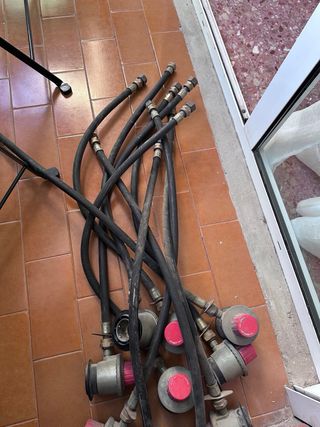 Reguladores de gas propano con latiguillos