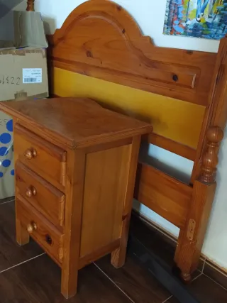 Cama matrimonio pino 135cm, somier y mesilla