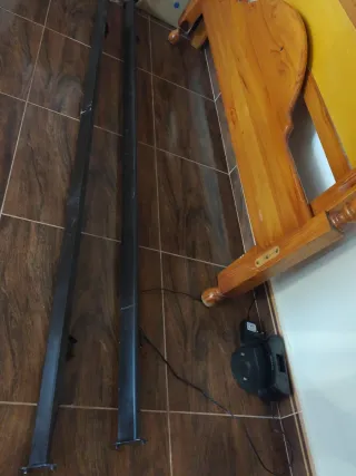 Cama matrimonio pino 135cm, somier y mesilla