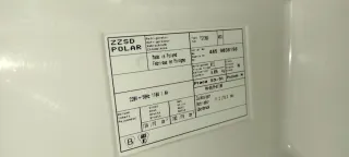 Frigorífico pequeño blanco con congelador