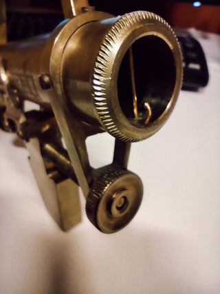 Nivel Antiguo Latón