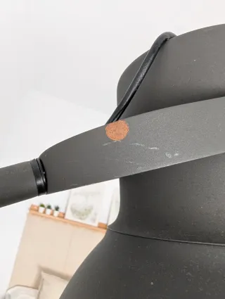 Lámpara de pie metálica gris