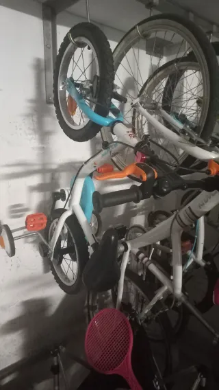 Bicicleta infantil y triciclo