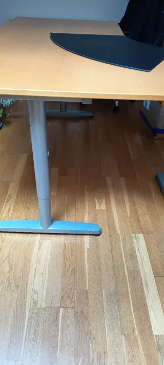 Mesa de oficina Galant altura regulable