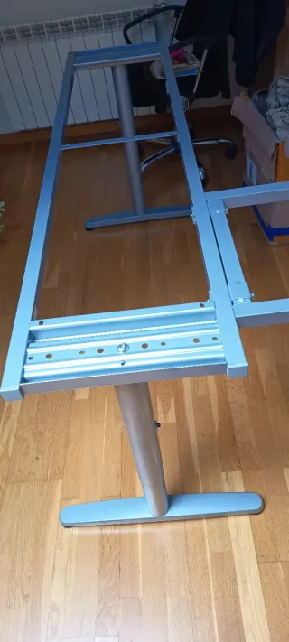 Mesa de oficina Galant altura regulable