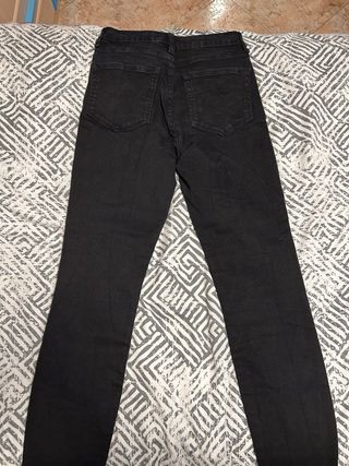 Pantalones pitillo negros Mango Talla S