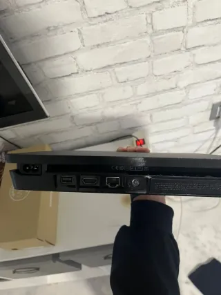 Ps4 Slim 500gb + 2 mandos + Spiderman