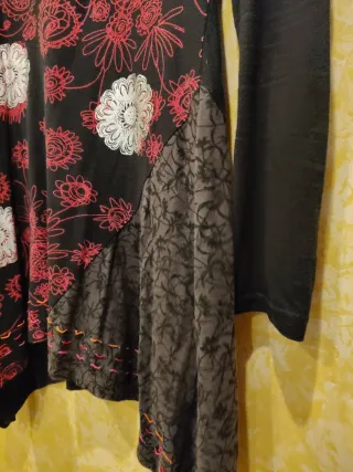 Camisola Desigual Negra y Roja