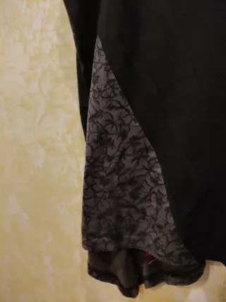 Camisola Desigual Negra y Roja