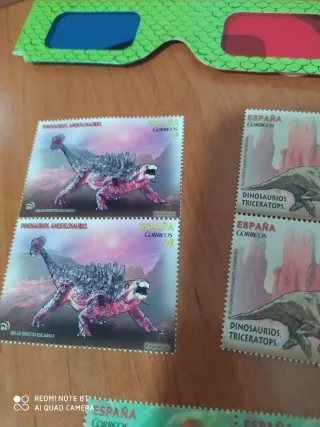 Sellos Dinosaurios, más gafas 3D, leer anuncio