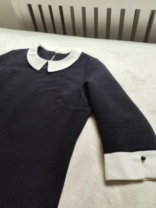 Vestido negro con cuello blanco