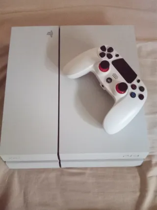PS4 Blanca 500GB + Mando + 2 Juegos
