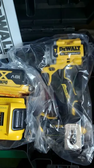 Taladro Percutor Dewalt DCD805