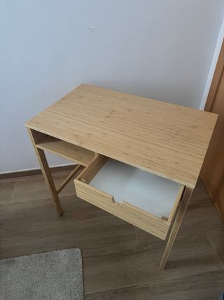 Mesita de bambú Ikea