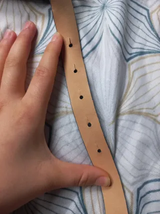 Cintura V Logo Oro Nero