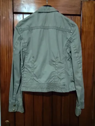 Chaqueta verde militar
