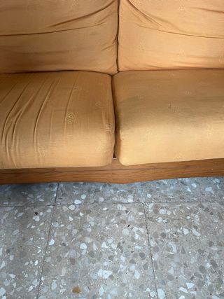 Sofá 2 plazas madera y tela naranja