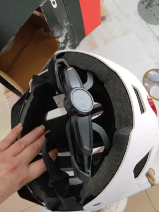 Casco Urbano Branco con Luz Trasera