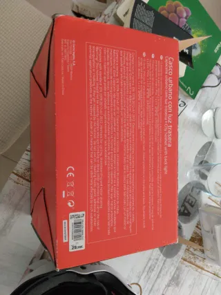 Casco Urbano Branco con Luz Trasera