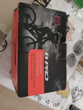 Casco Urbano Branco con Luz Trasera