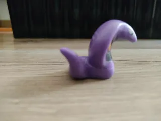 Figura Pokémon púrpura