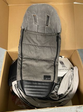 Carrito Cybex Mios Negro con capota gris claro