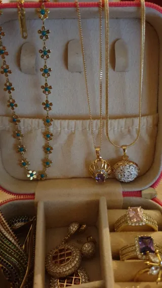 Joyero 18k Chapado Oro con Joyas